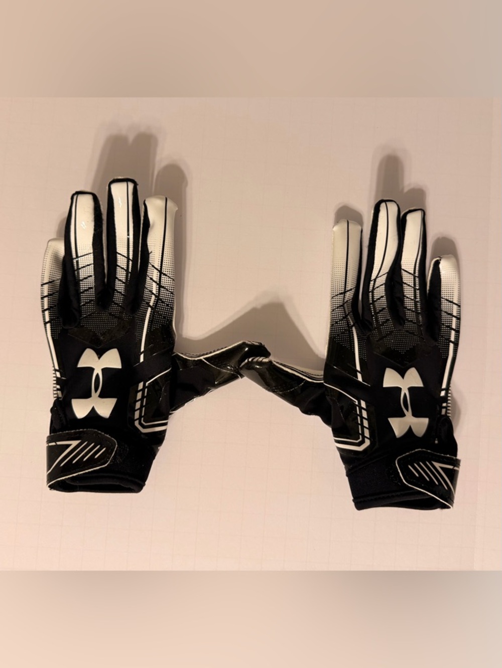 Under Armour Black and White Youth Sport Gloves